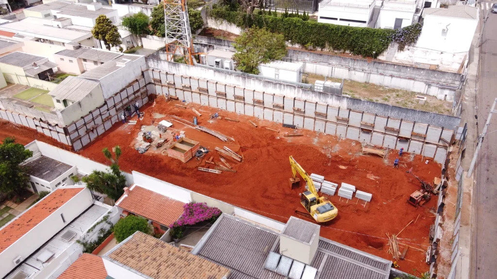 Cortina de Contenção em Concreto Armado